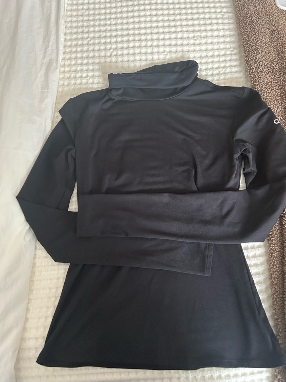 alo black turtleneck